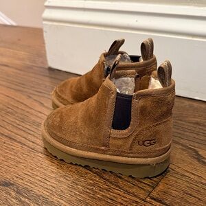 UGG Kids toddler Tan Boots Nuemel Chelsea